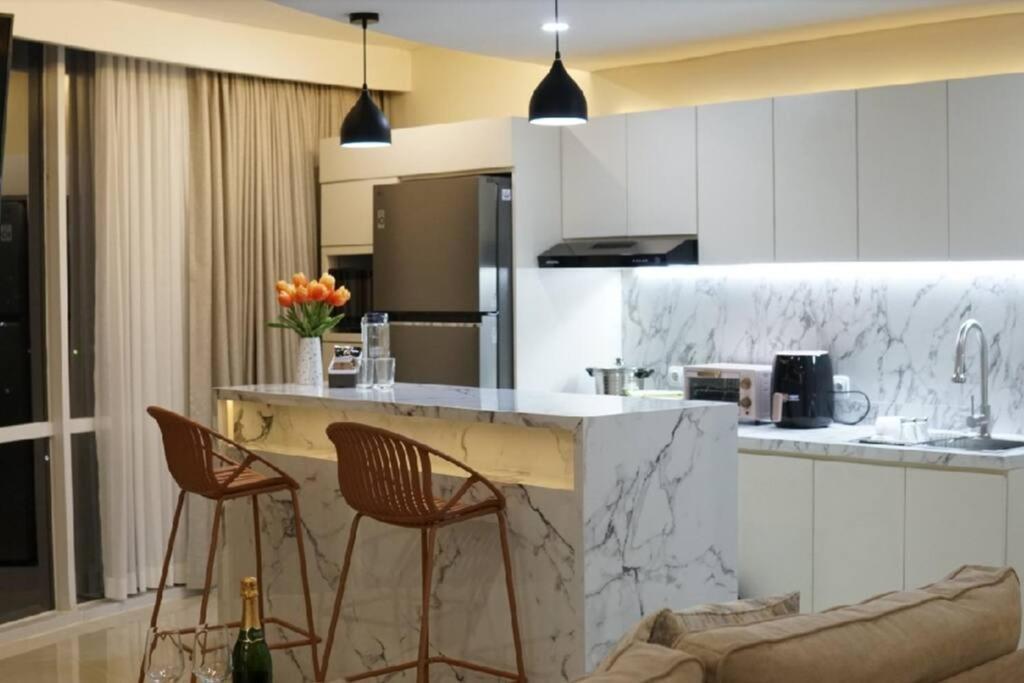 With Panoramic View In Apartemen *